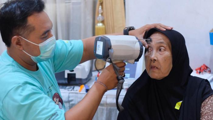 peserta screening katarak Pegadaian Surabaya