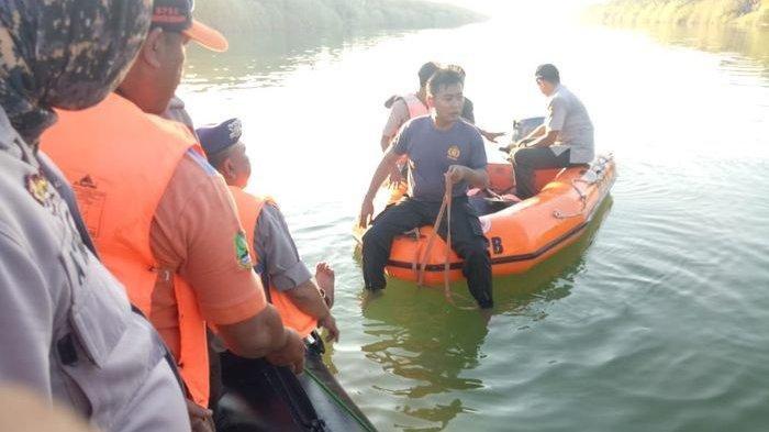 Begini Kesaksian Warga Detik-detik Jatuhnya Pesawat Cessna di Sungai Rambatan Cimanuk