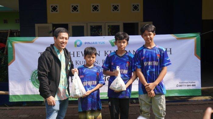 Fintech Ini Salurkan Hewan Kurban ke Sekolah Kaum Dhuafa