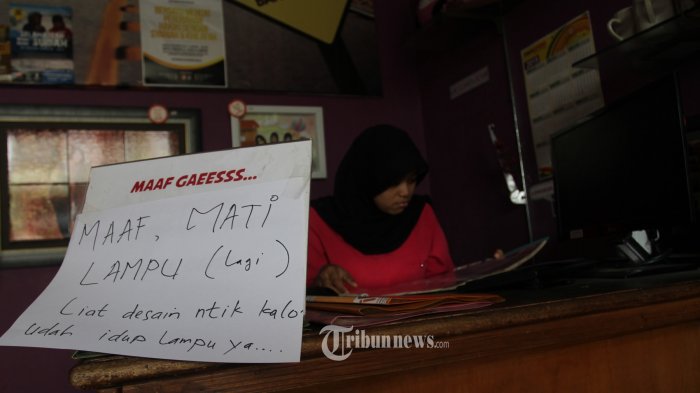 Mati Lampu Massal Ikut Ganggu Jaringan Telepon Selular, Warga Keluhkan Susah Sinyal