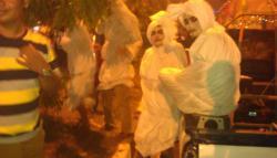 Pocong Ini Berkeliaran di Sekitar Masjid Banjarmasin Saat Malam Takbiran