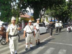 Polantas Tempo Dulu Atur Jalan