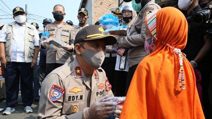 Jelang HUT Bhayangkara, Polri Beri Bantuan Kepada Buruh Lepas di Jakarta Utara