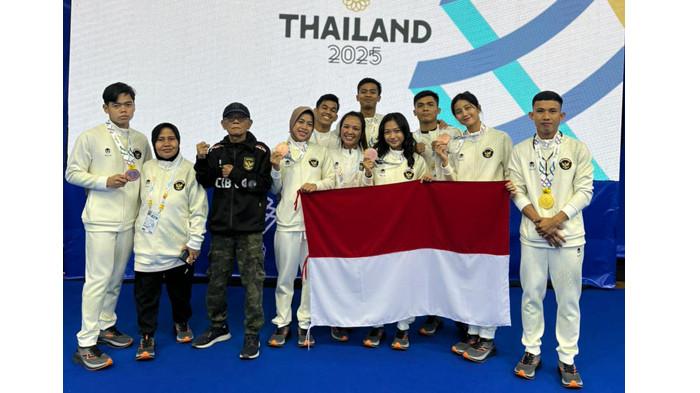 POLRI MEMBANGGAKAN - Kabar membanggakan datang dari ajang olahraga bergengsi Asia Tenggara, SEA Games 2025 yang berlangsung di Thailand. Salah satu personel terbaik Kepolisian Daerah Sumatera Utara (Polda Sumut), Bripda Aprilia Eka Putri Lumbantungkup, berhasil mengharumkan nama bangsa dan institusi Polri dengan meraih juara ketiga (Medali Perunggu).