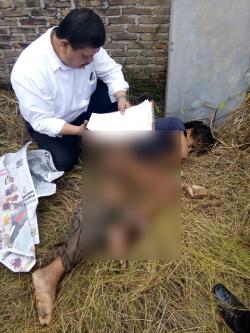 Jenazah Diduga Gelandangan Tergeletak di Depan Ruko Kosong