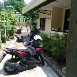 Ada Informasi Bom, Akses Pejalan Kaki DPR Ditutup