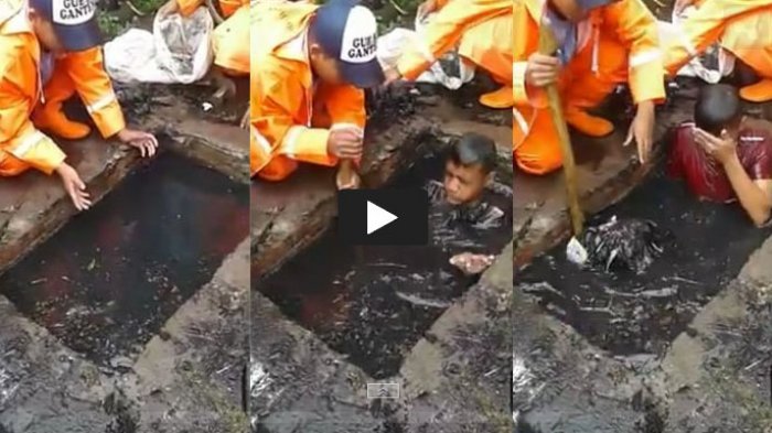 Kata Ahok Soal Petugas Kebersihan Menyelam di Got Tanpa Pengaman