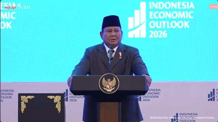 Dalam foto: Presiden RI Prabowo Subianto saat memberikan pidato dalam acara Indonesia Economic Outlook 2026 di Wisma Danantara, Jakarta pada Jumat (13/2/2026).