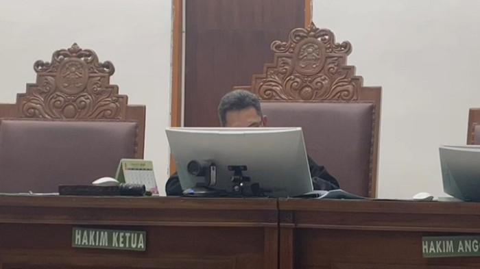 Hakim Tolak Praperadilan Aktivis Delpedro Marhaen Terkait Penetapan Tersangka Kasus Penghasutan