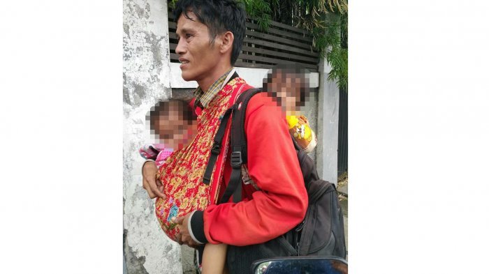 Dinsos DKI Datangi Pria yang Keliling Jakarta sambil Gendong Anak Kembar
