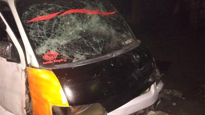 Mabuk Tramadol, Sopir Angkot Tembak Ini Tabrak Pohon dan Lindas Kaki Ibu-ibu di Pamulang