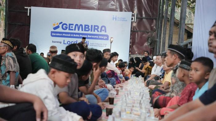 BUKA PUASA BERSAMA - Pada Kamis petang (19/2/2026), program Gerakan Masak dan Buka Puasa Bersama Warga (Gembira) mempertemukan warga, relawan, tokoh masyarakat, dalam rangkaian kegiatan yang berlangsung hangat dan terbuka.