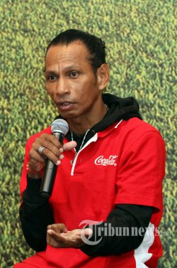 Rochi Putiray Tanamkan Mental Juara Lewat Coke Kicks 2015