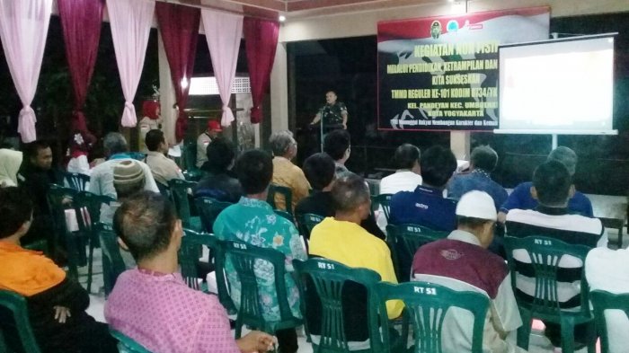 Anggota TMMD Kodim Yogyakarta Tergerak Bimbing Anak-anak Putus Sekolah