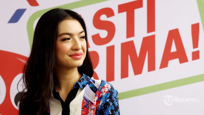 Insiden Raline Shah Jungkir Balik Bersama Pria Plontos Ini