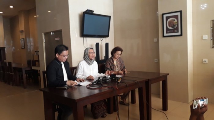 5 Pembelaan Ratna Sarumpaet Soal Kasus Penderekan Mobilnya