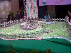 Replika Tugu Pahlawan Roti Kukus Raih MURI