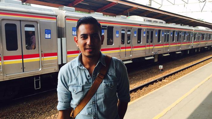 Nyanyi di Commuter Line, Rio Febrian Sekalian Promosi Album