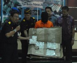 Polda Jatim Amankan Warga Taiwan Bawa 1 Kg Sabu di Juanda
