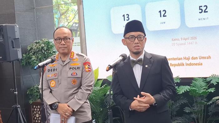 SATGAS CEGAH HAJI ILEGAL - Wakil Menteri Haji dan Umrah, Dahnil Anzar Simanjuntak, dan Wakapolri, Komjen Pol Dedi Prasetyo, dalam konferensi pers di Kantor Kemenhaj, Jakarta, Kamis (9/4/2026).