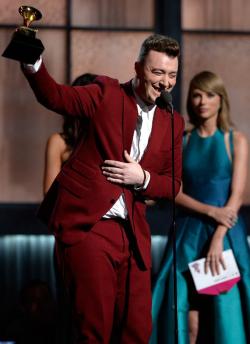 Sam Smith Berusaha Tak Menangis Saat Raih Dua Grammy