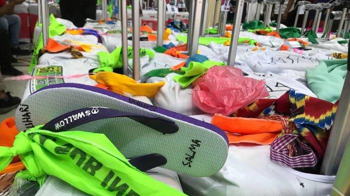 Cara Unik Jemaah Haji Tandai Koper, Sendal Jepit hingga Karung Beras Jadi Atribut