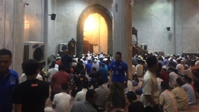 Sandiaga Uno Ikuti Ibadah Nisfu Syaban di Masjid At-Taqwa