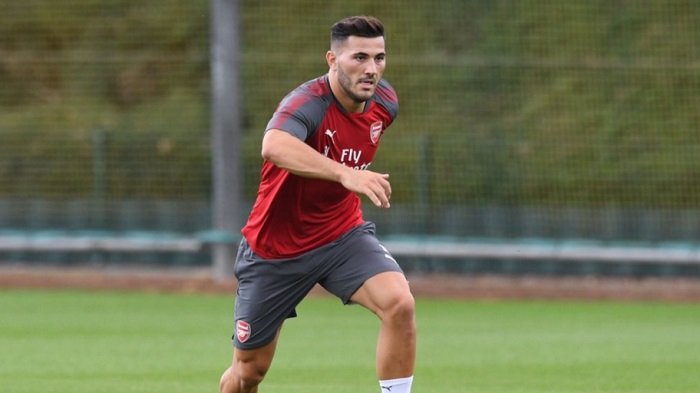 Mesut Oezil Siap Bantu Sead Kolasinac Beradaptasi
