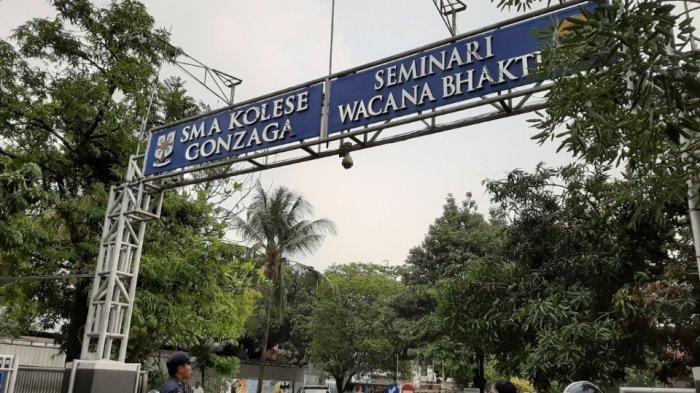 Tampak depan SMA Kolese Gonzaga, Pejaten Barat, Pasar Minggu, Jakarta Selatan