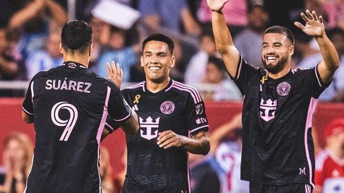 Selebrasi para pemain Inter Miami setelah mencetak gol ke gawang Chicago Fire dalam lanjutan MLS 2024 di Stadion Soldier, Minggu (1/9/2024) pagi WIB.