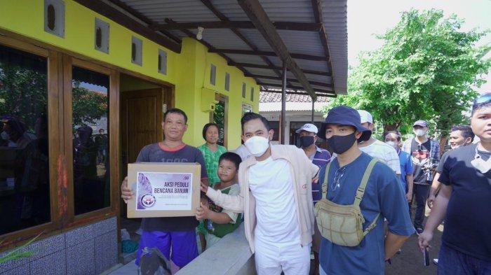 Satu Kontainer Sembako Disalurkan ke Warga Terdampak Banjir Dringu Probolinggo