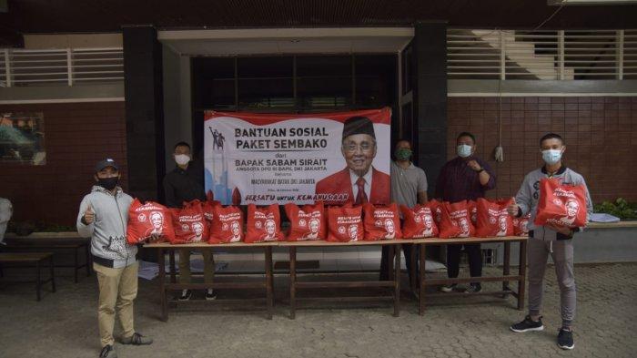 Sabam Sirait Kembali Bagikan Ribuan Paket Sembako dalam Reses