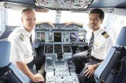 Serunya Melihat Kokpit Pesawat A380 Emirates