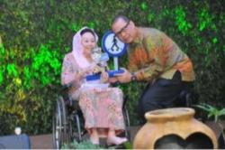 Apresiasi Korban Kecelakaan, Korlantas Beri Penghargaan pada Shinta Wahid