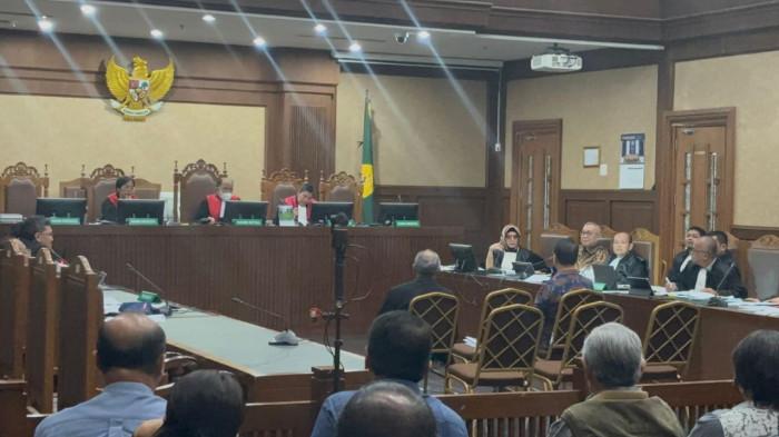 KORUPSI LNG PERTAMINA: Suasana sidang lanjutan kasus dugaan korupsi pengadaan LNG Pertamina di Pengadilan Tipikor Jakarta, Kamis (29/1/2026), dengan terdakwa eks Direktur Gas Pertamina Hari Karyuliarto dan mantan SVP Gas & Power Pertamina Yenni Andayani. Saksi Djohardi Angga Kusumah mengklaim pengadaan LNG 2020–2021 menguntungkan negara, kontras dengan temuan BPK dalam dakwaan.