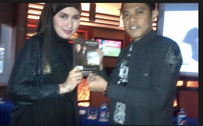 Tridi, Mantan Politisi Banting Setir Jadi Penyanyi, Ngajak Duet Wanita Ini