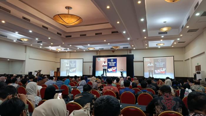 BIMTEK SPPG - Ratusan perwakilan Satuan Pelayanan Pemenuhan Gizi (SPPG) dari Bogor, Purwakarta, dan Depok mengikuti bimbingan teknis penjamah makanan. Kegiatan ini dilaksanakan di Padjadjaran Suite Resort & Convention Hotel, kawasan BNR, Kota Bogor, Sabtu 7-8 Maret 2026.