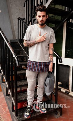Stefano Lilipaly Tak Sabar Nikmati Wisata Indonesia Bareng Istri