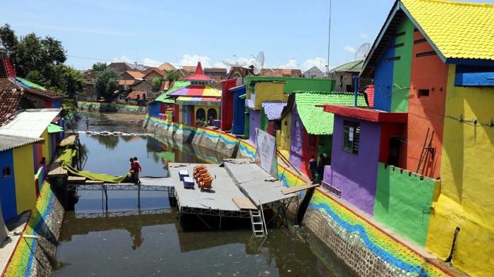 Indahnya Sungai Kalilo Banyuwangi, Bersih dan Berwarna-warni