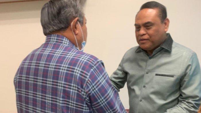 MenPAN-RB Syafruddin Jenguk Ani Yudhoyono di Singapura