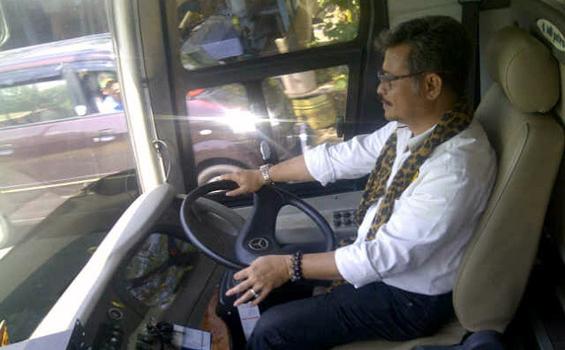 Yasin Limpo Diserang Spanduk Gubernur Narkoba