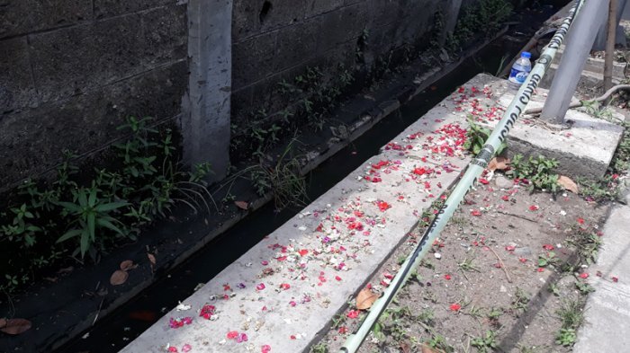 Terkuak Ternyata yang Tabur Bunga di Lokasi Pembunuhan Cilincing Adalah Ibunda Korban