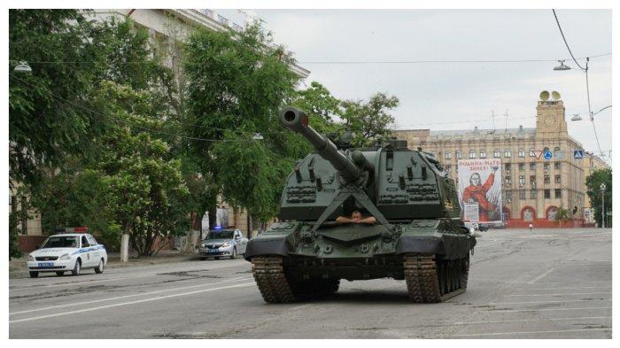 INVASI RUSIA - Foto diambil dari situs bebas royalti Pexels, menampilkan tank Rusia di jalanan umum di Volgograd Oblast, Rusia pada 24 Juni 2020. Inilah 10 negara yang pernah atau sedang diinvasi Rusia, termasuk ketika di era Uni Soviet.