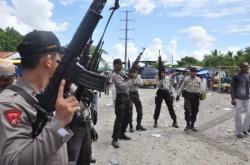 10 Tembakan Peringatan Bubarkan Massa