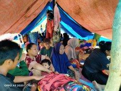 Bantuan Logistik Tidak Merata, Ini Keluhan Warga yang Mendirikan Tenda di Dekat Rumah Mereka