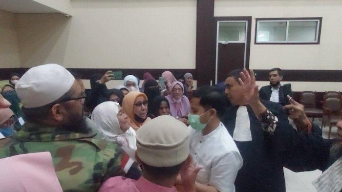 Tangis Keluarga Setelah Anung Al Hamat Divonis Tiga Tahun Penjara: Saya Tidak Ikhlas