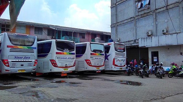 H-17 Lebaran, Sudah Terlihat Aktivitas Pemudik di Terminal Bus Bayangan Lebak Bulus