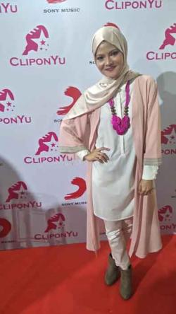 Hijab Ternyata Buka Pintu Rezeki untuk Terry, Ini Buktinya