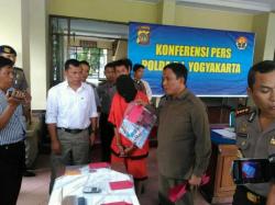 Travel Agen Penipu Asal Bogor, Dicokok Polisi Saat Sedang Buka Kantor Baru di Gresik
