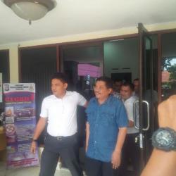 Mantan Bupati Pelalawan Tengku Azmun Jafar Diserahkan ke Kejaksaan Tinggi Riau